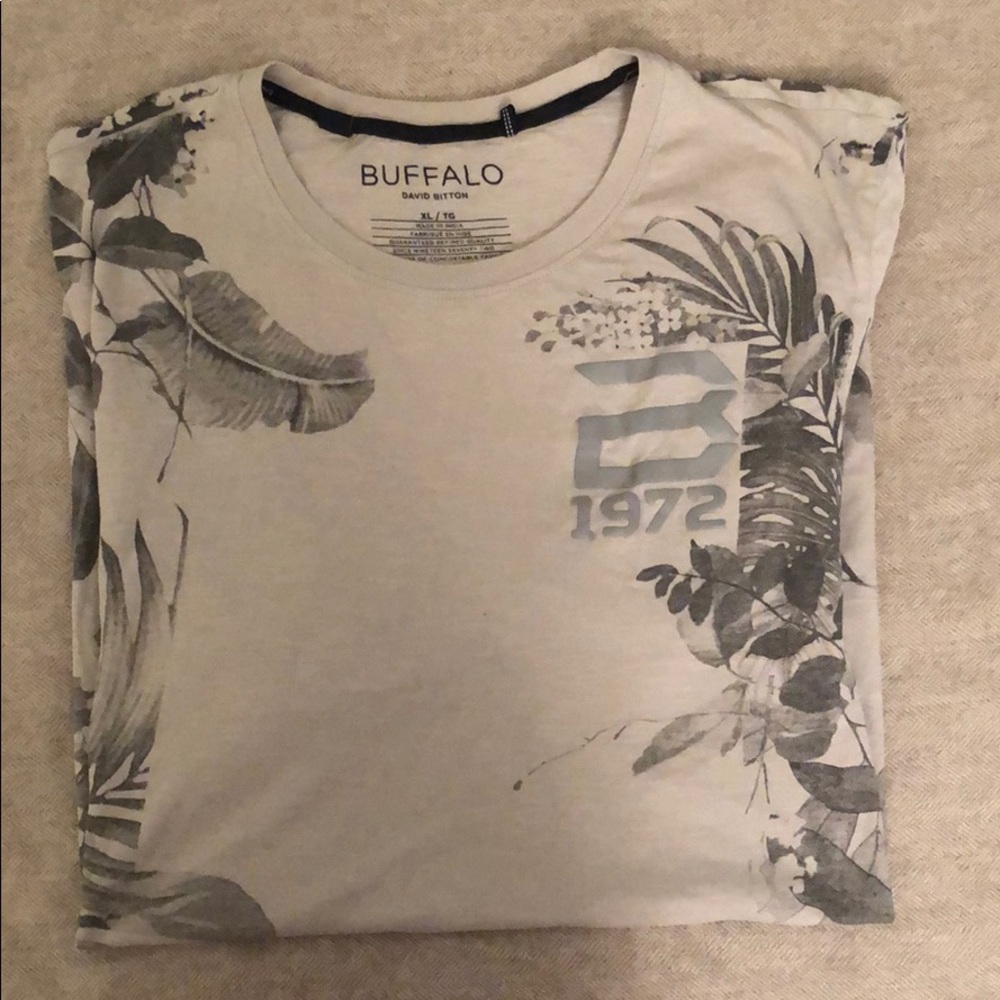 BUFFALO TEE